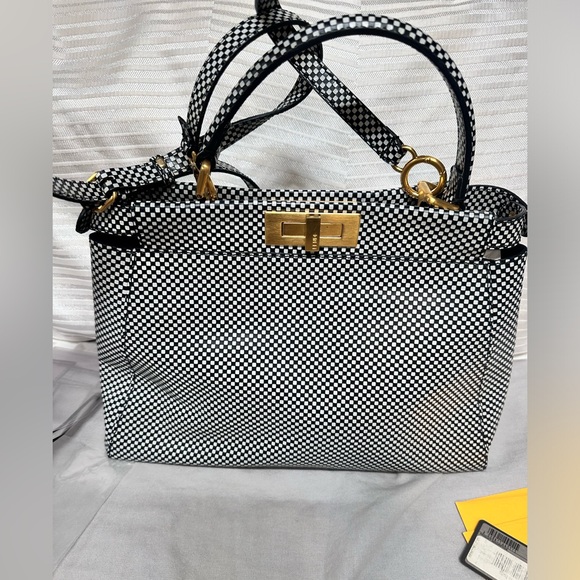 🛍️Fendi Peekaboo vintage never used limited edition absolutely fabulous - Picture 3 of 12